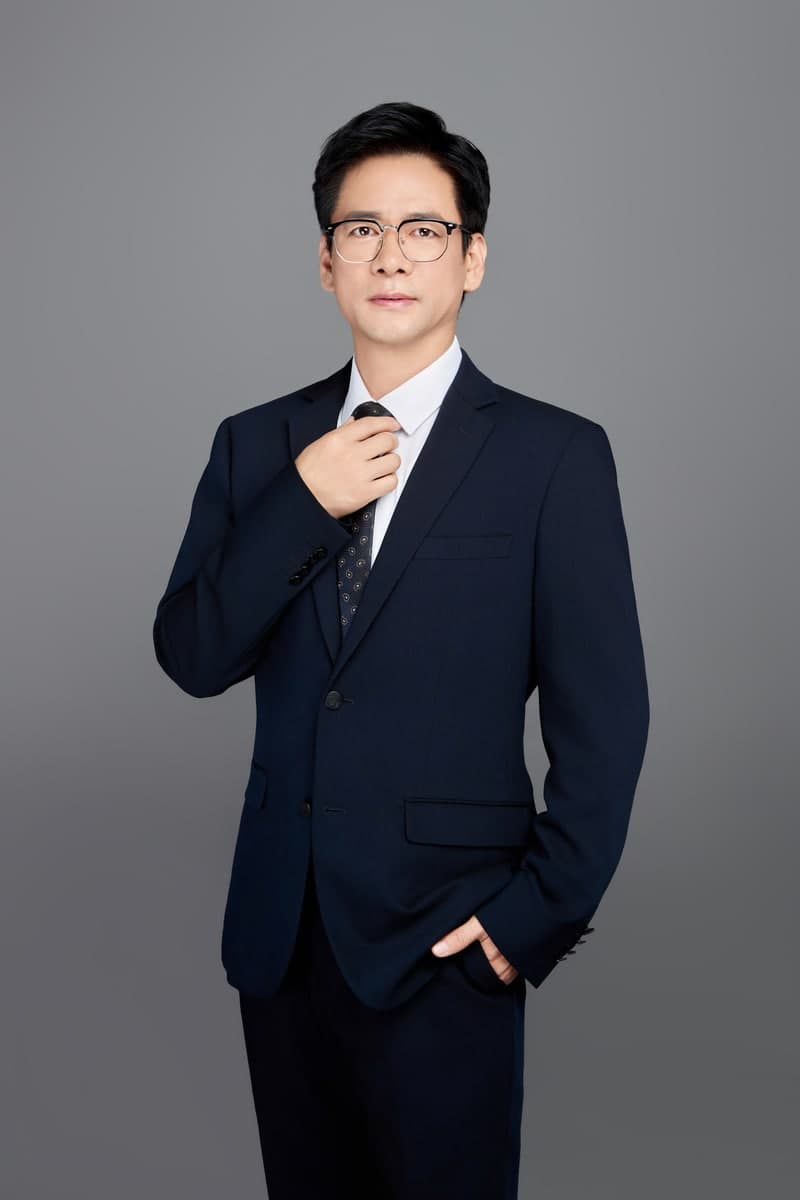 薛斌职业照